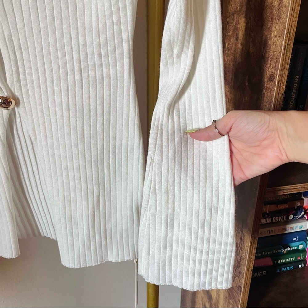 NEW Commense White Ribbed Knit Button Front Sweater - Picture 7 of 14